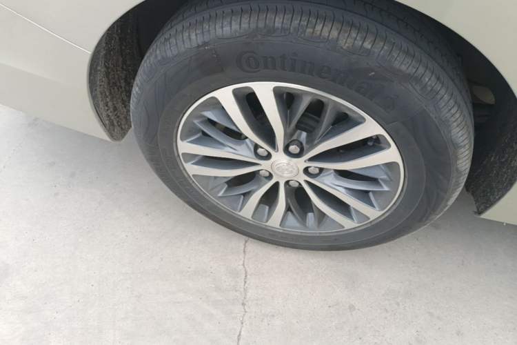 Used Buick GL8 2020 ES Land Cruiser 653T Luxury Edition Right Rear Wheel Hub