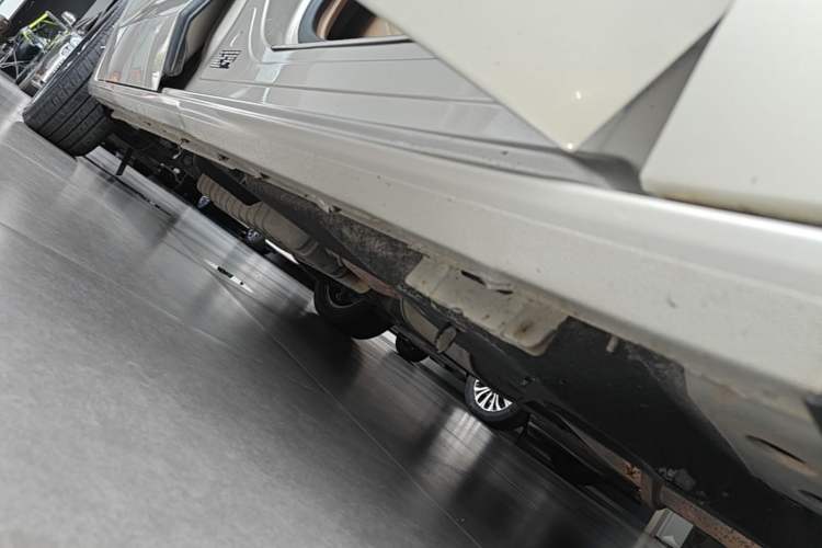 Used Buick GL8 2020 ES Land Cruiser 653T Luxury Model Right Side Sill