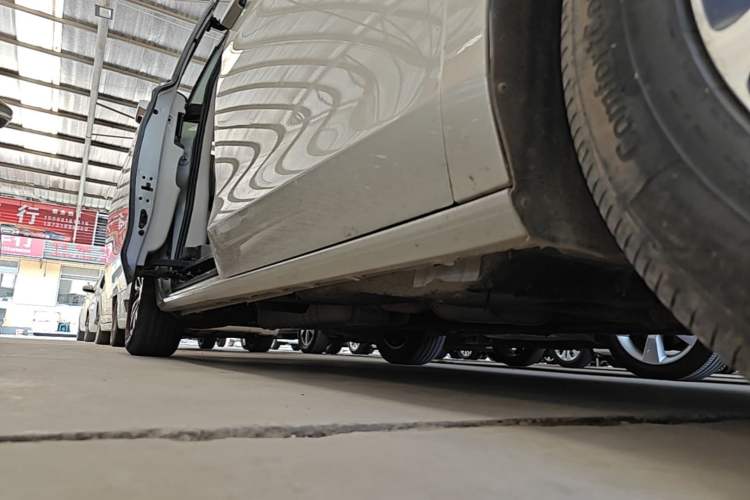 Used Buick GL8 2020 ES Land Cruiser 653T Comfort Edition Right Side Sill