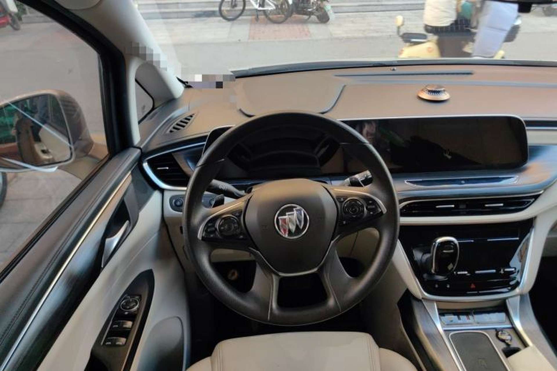 Used Buick GL8 2020 ES Land Cruiser 653T Comfort Edition Steering Wheel