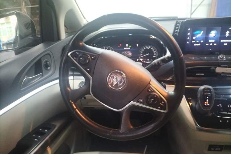 Used Buick GL8 2020 Land Cruiser Executive Class 652T Comfort Model Steering Wheel