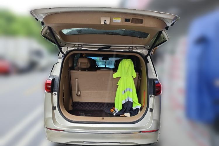 Used Buick GL8 2020 ES Land Cruiser 653T Luxury Edition Trunk