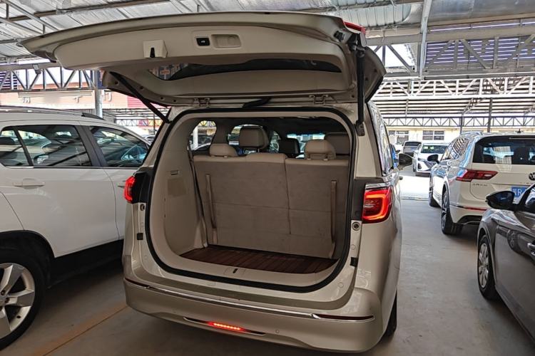 Used Buick GL8 2020 ES Land Cruiser 653T Comfort Edition Trunk