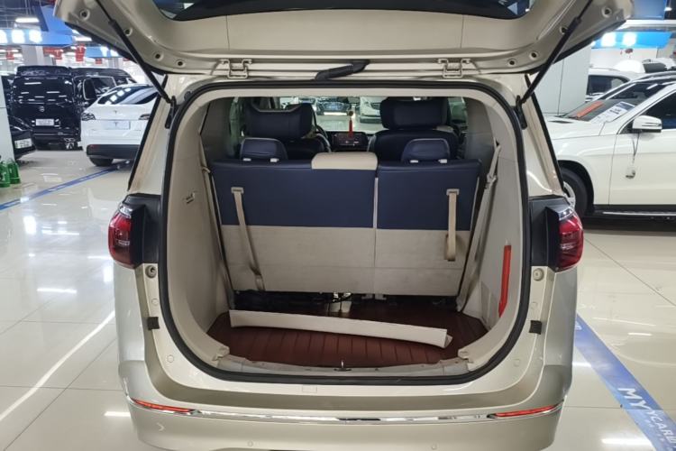 Used Buick GL8 2020 ES Land Cruiser 653T Comfort Edition Trunk