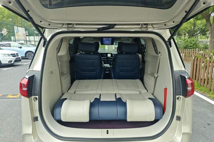 Used Buick GL8 2020 ES Land Cruiser 653T Comfort Edition Trunk
