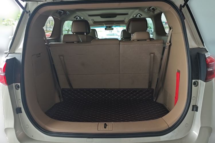 Used Buick GL8 2020 ES Land Cruiser 653T Luxury Edition Trunk
