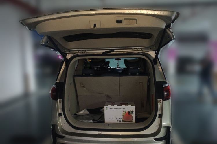 Used Buick GL8 2020 ES Land Cruiser 653T Comfort Edition Trunk