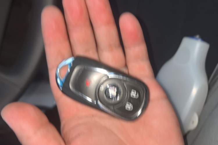 Used Buick GL8 2020 ES Land Cruiser 653T Comfort Edition Vehicle Key