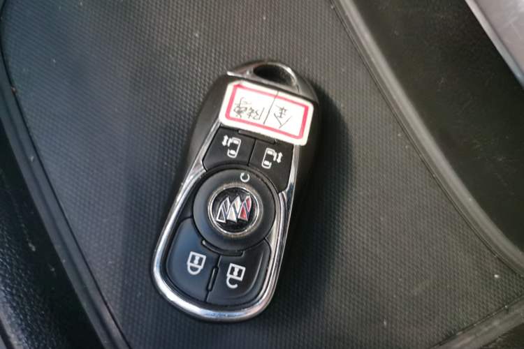 Used Buick GL8 2020 ES Land Cruiser 653T Luxury Model Vehicle Key