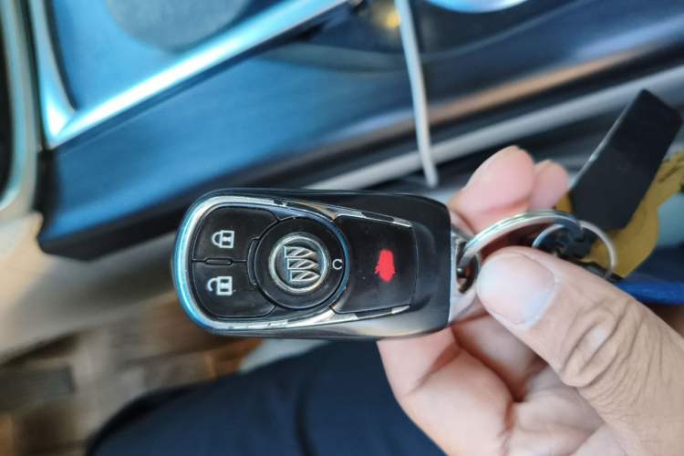 Used Buick GL8 2020 ES Land Cruiser 653T Comfort Edition Vehicle Key