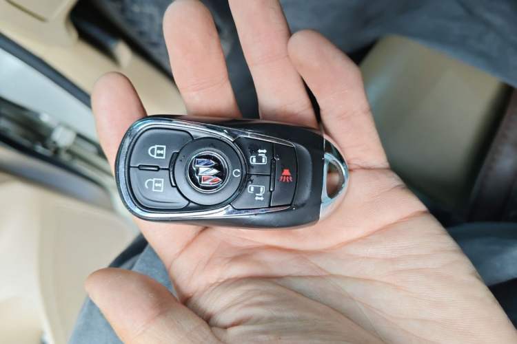 Used Buick GL8 2020 ES Land Cruiser 653T Luxury Edition Vehicle Key