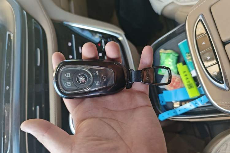 Used Buick GL8 2020 ES Land Cruiser 653T Flagship Model Vehicle Key