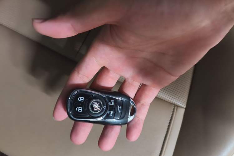 Used Buick GL8 2020 ES Land Cruiser 653T Smart Flagship Model Vehicle Key