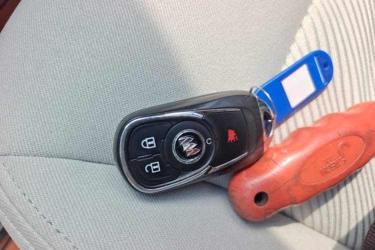 Used Buick GL8 2020 Land Cruiser Executive Class 652T Comfort Model Vehicle Key