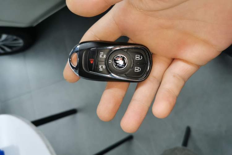 Used Buick GL8 2020 ES Land Cruiser 653T Luxury Edition Vehicle Key