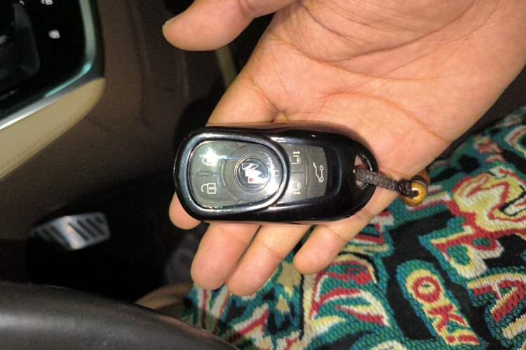 Used Buick GL8 2020 ES Land Cruiser 653T Flagship Model Vehicle Key