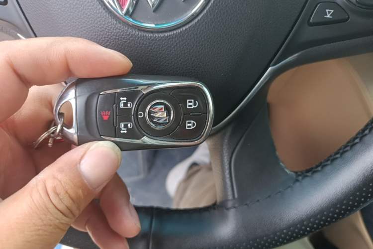 Used Buick GL8 2020 ES Land Cruiser 653T Luxury Edition Vehicle Key