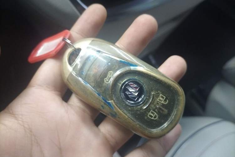 Used Buick GL8 2020 Land Cruiser Executive Class 652T Comfort Model Vehicle Key