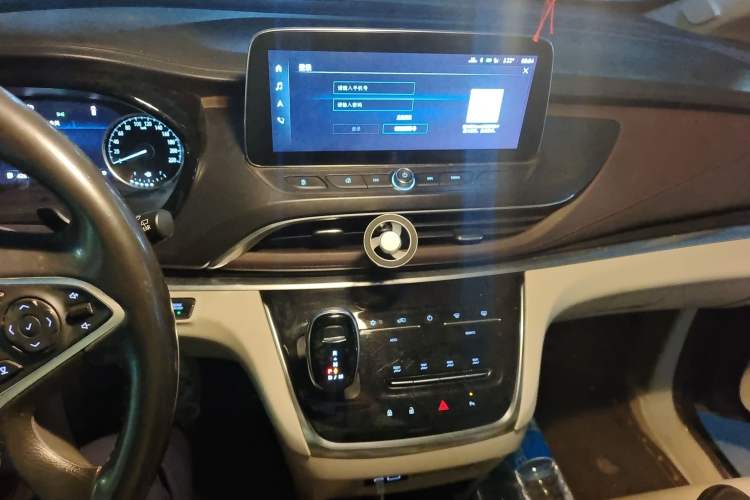 Used Buick GL8 2021 Land Cruiser Executive Class 652T Luxury Model Audio And AC Panel