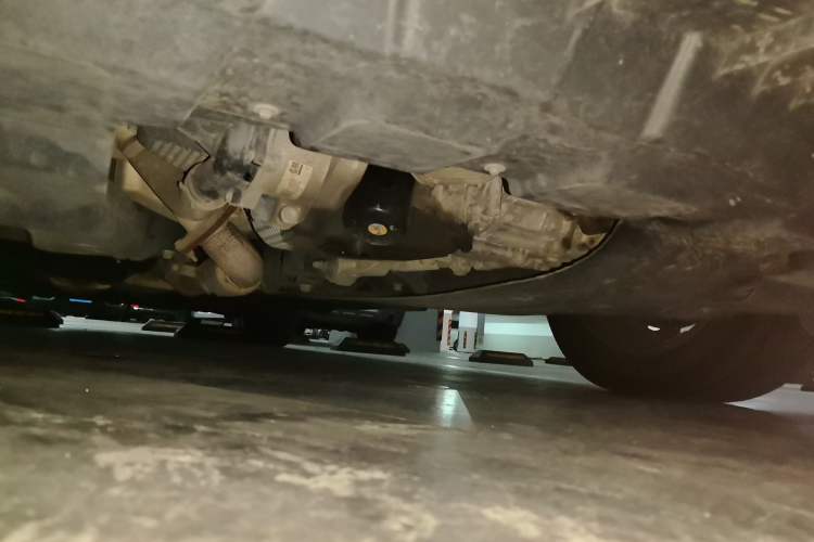 Used Buick GL8 2021 Land Cruiser Executive Class 652T Comfort Model Chassis Front