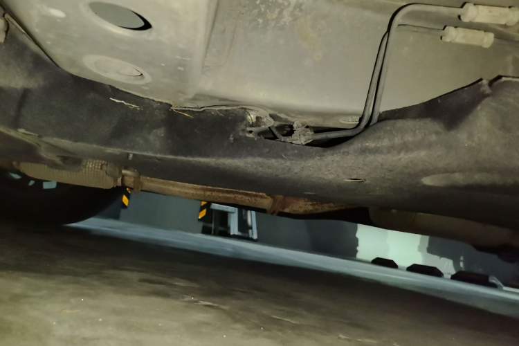 Used Buick GL8 2021 Land Cruiser Executive Class 652T Comfort Model Chassis Front Left