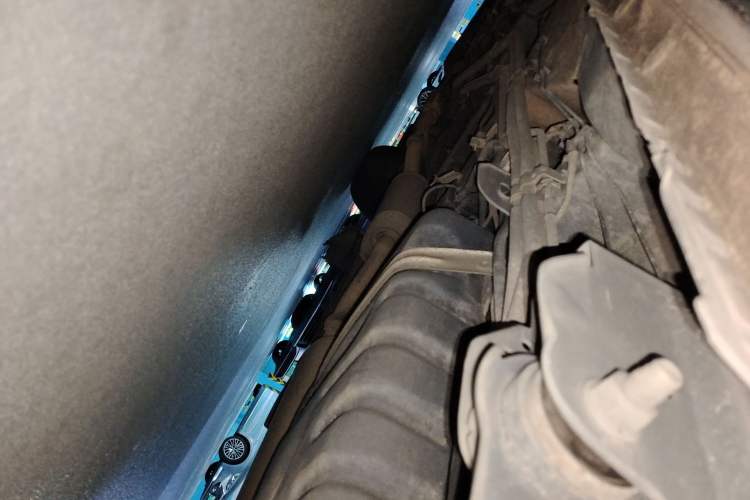 Used Buick GL8 2021 Land Cruiser Executive Class 652T Luxury Model Chassis Rear Left