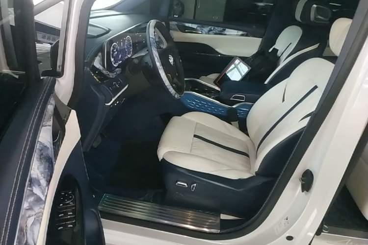 Used Buick GL8 2021 ES Landtrek 653T Comfort Edition Driver Seat