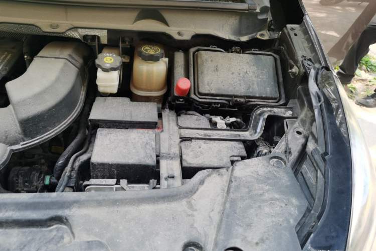 Used Buick GL8 2021 Land Cruiser Executive Class 652T Comfort Model Engine Bay Left