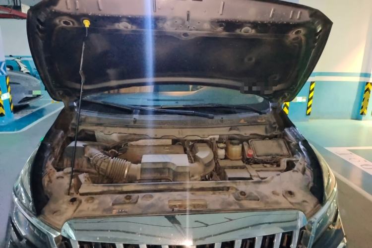Used Buick GL8 2021 Land Cruiser Executive Class 652T Luxury Model Engine Bay
