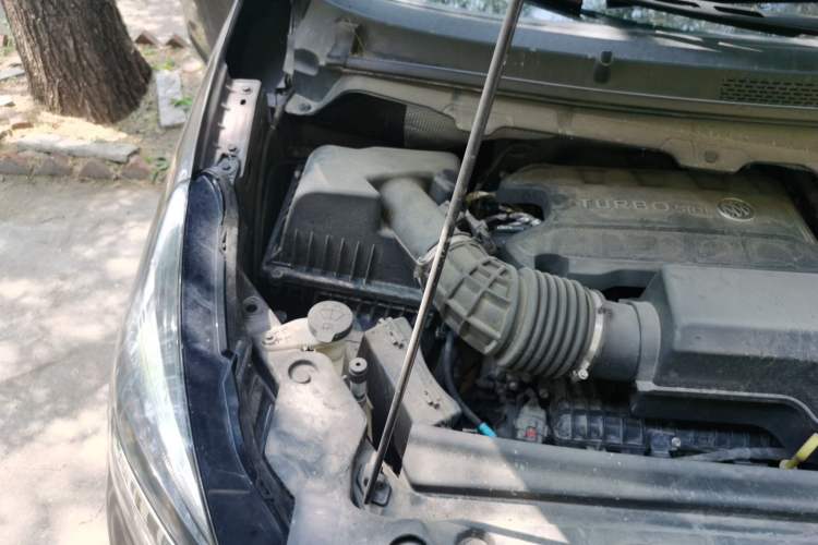 Used Buick GL8 2021 Land Cruiser Executive Class 652T Comfort Model Engine Bay Right
