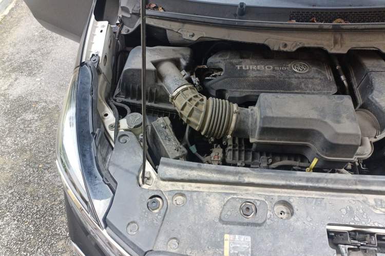 Used Buick GL8 2021 Land Cruiser Executive Class 652T Comfort Model Engine Bay Right