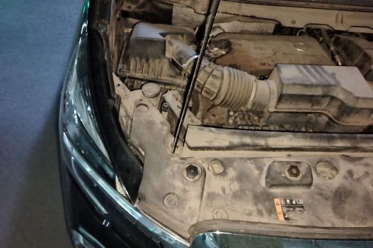Used Buick GL8 2021 Land Cruiser Executive Class 652T Luxury Model Engine Bay Right