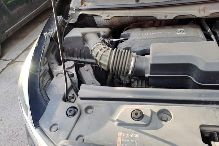 Used Buick GL8 2021 Land Cruiser Executive 652T Premium Model Engine Bay Right