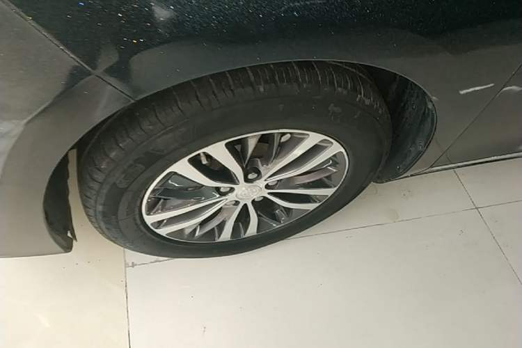 Used Buick GL8 2021 ES Landtrek 653T Comfort Edition Left Front Wheel Hub