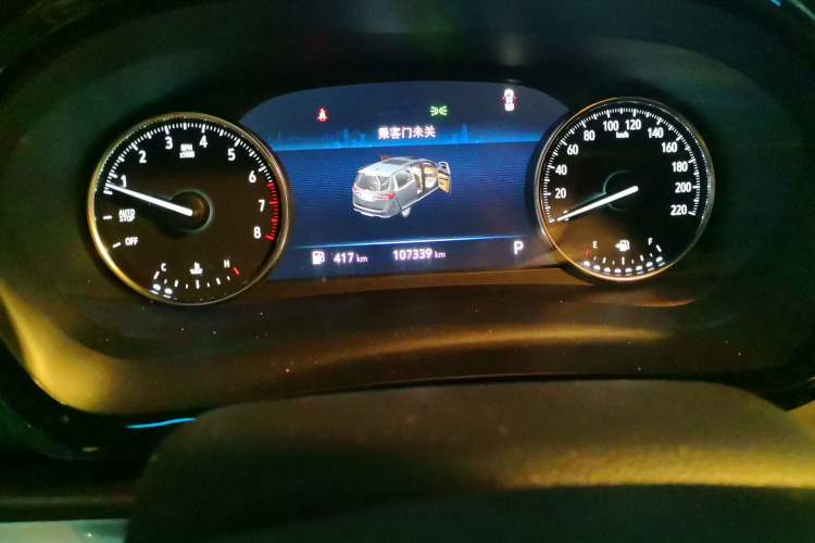 Used Buick GL8 2021 Land Cruiser Executive Class 652T Comfort Model Odometer Close Up