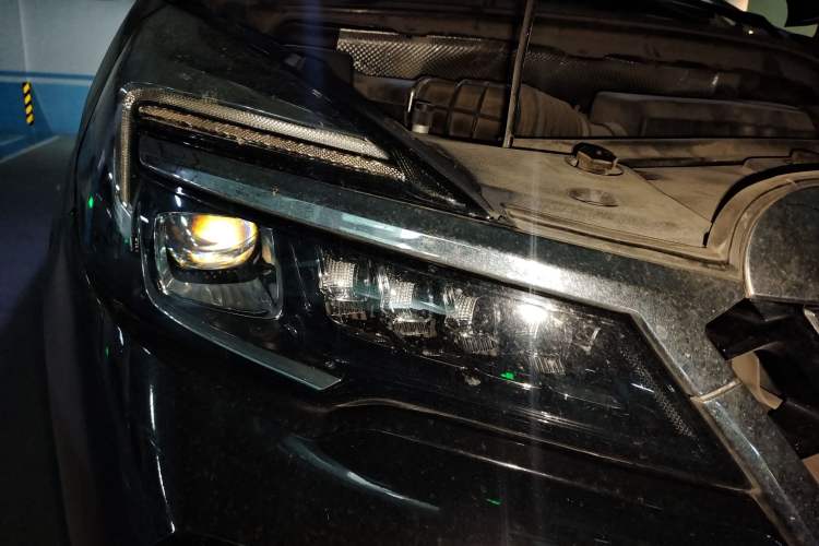 Used Buick GL8 2021 Land Cruiser Executive Class 652T Luxury Model Right Front Headlight