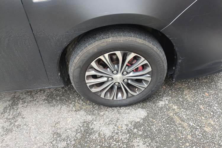 Used Buick GL8 2021 Land Cruiser Executive Class 652T Comfort Model Right Front Wheel Hub