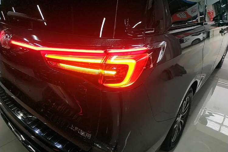 Used Buick GL8 2021 ES Landtrek 653T Comfort Edition Right Rear Taillight