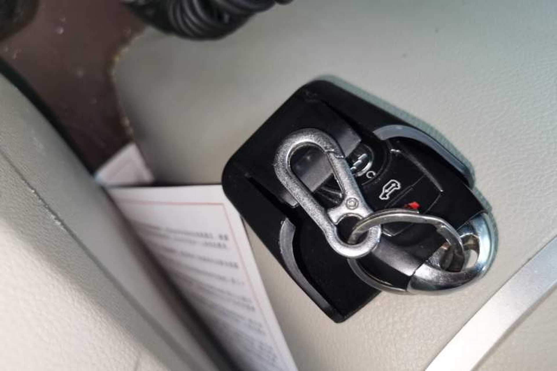 Used Buick GL8 2021 Land Cruiser Executive Class 652T Comfort Model Vehicle Key