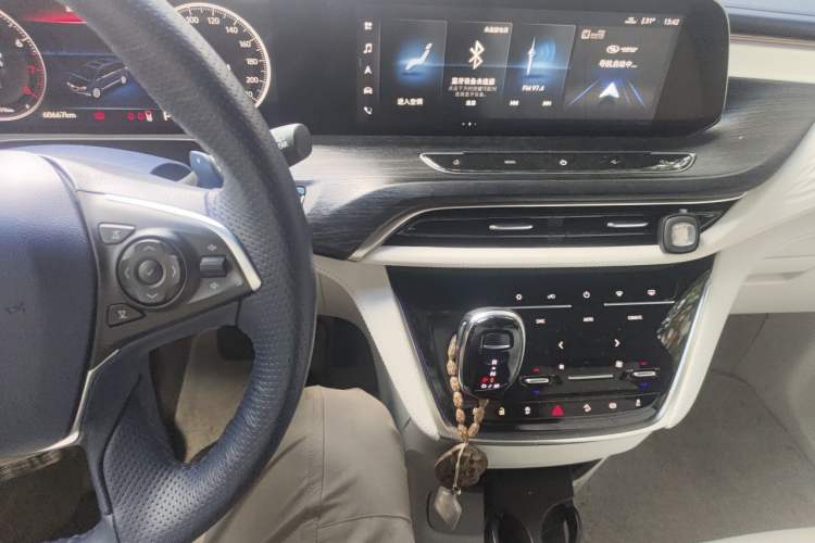 Used Buick GL8 2021 Avenir Aivia Four-Seat Prestige Edition Audio And AC Panel