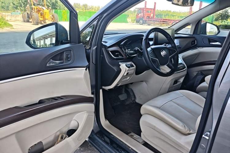 Used Buick GL8 2021 Land Cruiser Executive Class 652T Comfort Model Driver Seat