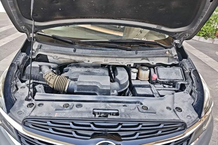 Used Buick GL8 2021 Land Cruiser Executive Class 652T Comfort Model Engine Bay