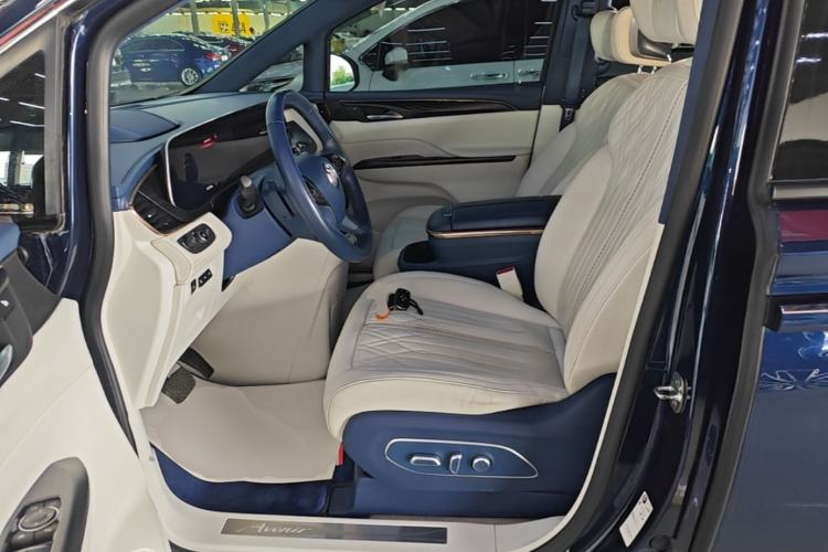 Used Buick GL8 2021 Avenir Aivia Four-Seat Prestige Edition Left Front Seat