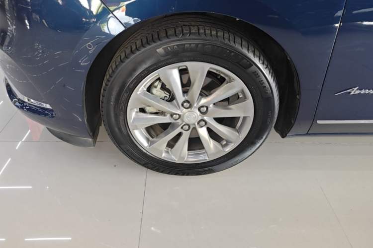 Used Buick GL8 2021 Avenir Aivia Four-Seat Prestige Edition Left Front Wheel Hub