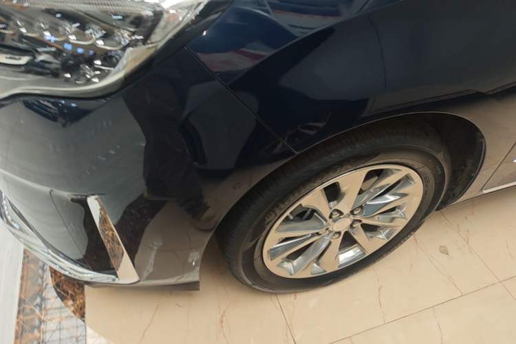 Used Buick GL8 2021 Avenir Aivia Four-Seat Prestige Edition Left Front Wheel Hub