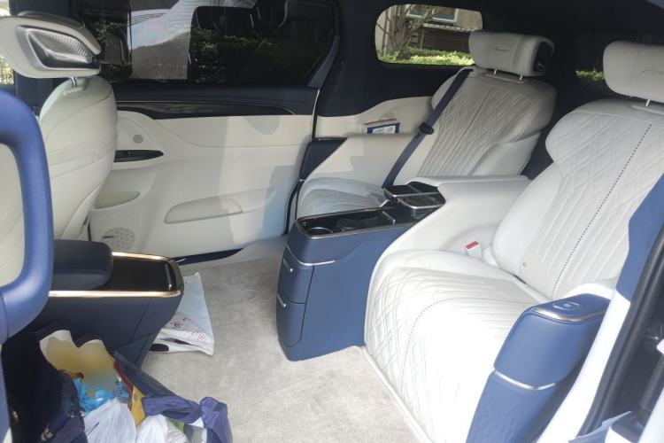 Used Buick GL8 2021 Avenir Aivia Four-Seat Prestige Edition Left Rear Seat