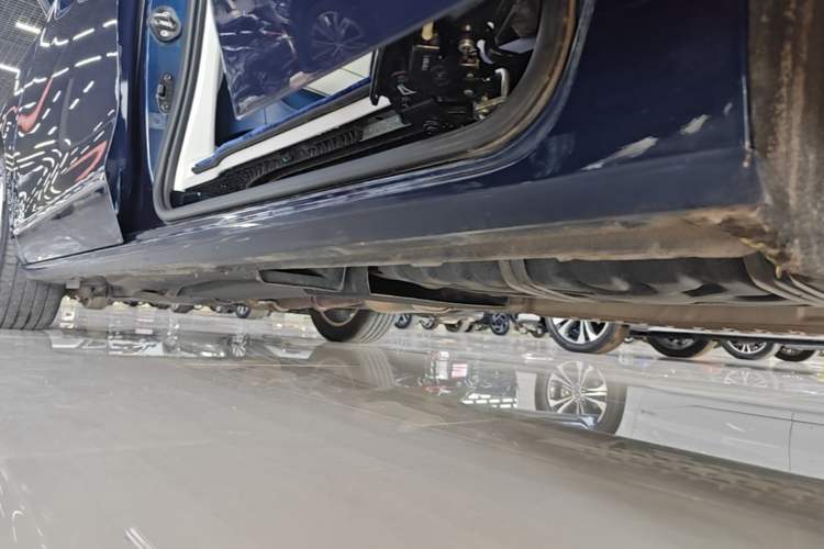Used Buick GL8 2021 Avenir Aivia Four-Seat Prestige Edition Left Side Sill