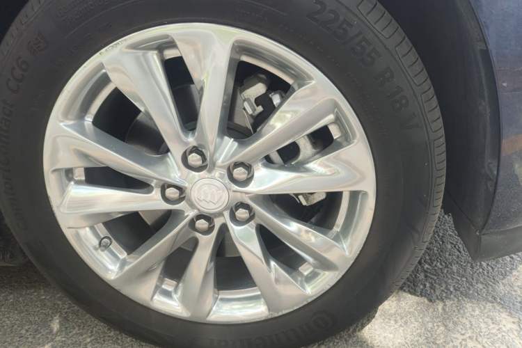 Used Buick GL8 2021 Avenir Aivia Four-Seat Prestige Edition Right Front Wheel Hub