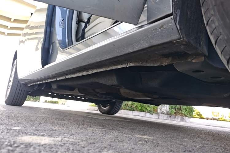 Used Buick GL8 2021 Land Cruiser Executive Class 652T Comfort Model Right Side Sill