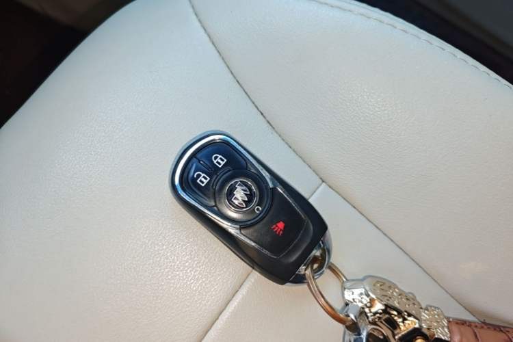 Used Buick GL8 2021 Land Cruiser Executive Class 652T Comfort Model Vehicle Key
